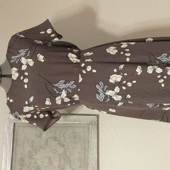 No Less Than Dresses & Skirts - NWT Floral Dress